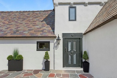 A Rare Opportunity to Own a Piece of Montauk History. Step into - photo 38