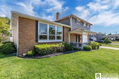 Are you looking for a spacious 3 bedroom, 1.5 bath home near all - photo 2