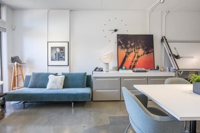 Set within South Granville Lofts, an iconic Live/Work building - photo 12