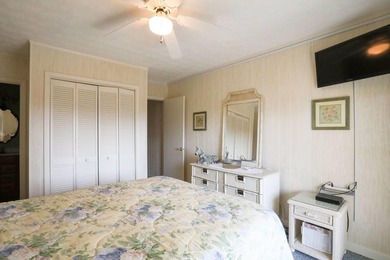LOCATION! LOCATION! LOCATION! Amazing opportunity to own this - photo 11