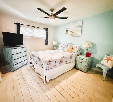 Rare Find 2 Bedrooms 2 Bathrooms (full size) + Laundry Room - photo 11