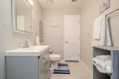 Rare Find 2 Bedrooms 2 Bathrooms (full size) + Laundry Room - photo 12