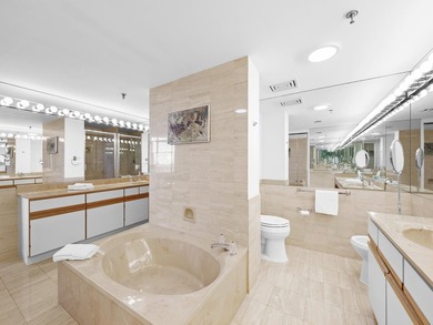 Outstanding views! Large two bedroom with multiple balconies! - photo 20