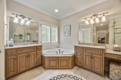 Stunning golf course home filled with luxury and elegance! - photo 21