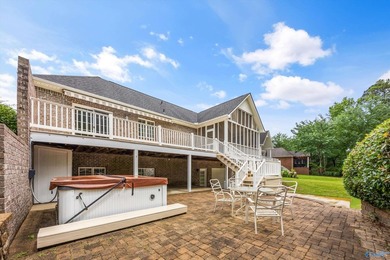 Stunning golf course home filled with luxury and elegance! - photo 43