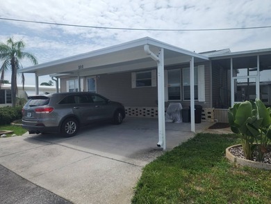 Welcome to this fabulous manufactured home in a very , well - photo 3