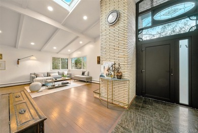 Highly sought-after Armonk school district! 3 bedrooms plus 1 - photo 3