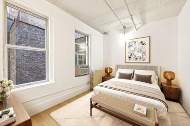 ICONIC FULL-FLOOR CHELSEA LOFT WITH DAZZLING SKYLIGHT & - photo 11