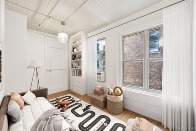 ICONIC FULL-FLOOR CHELSEA LOFT WITH DAZZLING SKYLIGHT & - photo 12