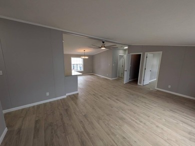 Enjoy this 3 bedroom, 2 bath, manufactured home in our family - photo 3