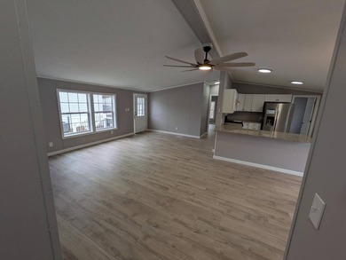 Enjoy this 3 bedroom, 2 bath, manufactured home in our family - photo 7