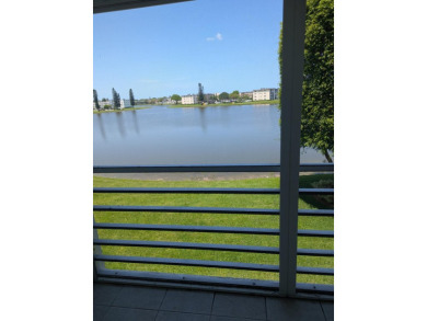 Lake Condo For Sale in Boca Raton, Florida
