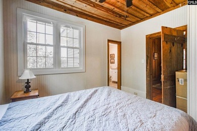 Enjoy the perfect lake escape with this charming waterfront - photo 16