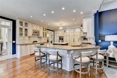 An extraordinary expression of luxury living, this magnificent - photo 20
