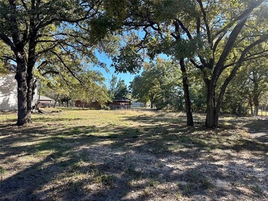 Cedar Creek Lake Lot For Sale in Gun Barrel City Texas