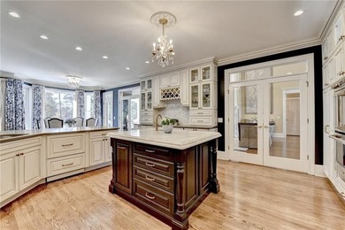 An extraordinary expression of luxury living, this magnificent - photo 26