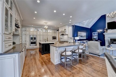 An extraordinary expression of luxury living, this magnificent - photo 28