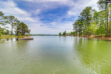 Enjoy the perfect lake escape with this charming waterfront - photo 31