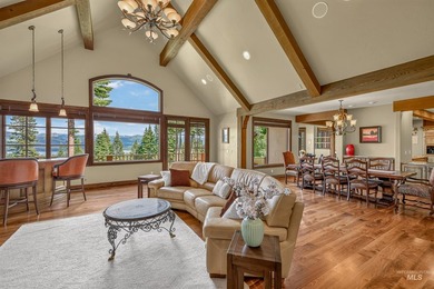 Perched at the top of the ridge with breathtaking panoramic lake - photo 4
