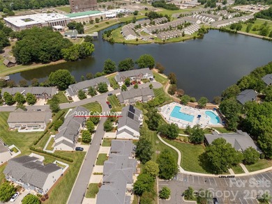 Welcome home to this stunning, move-in-ready townhome - photo 1
