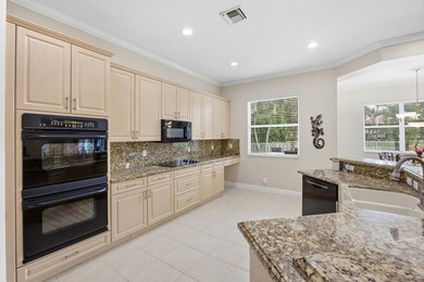 Welcome to this exceptional residence in prestigious Isola Bella - photo 11