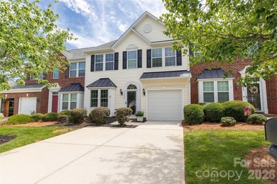 Welcome home to this stunning, move-in-ready townhome - photo 3