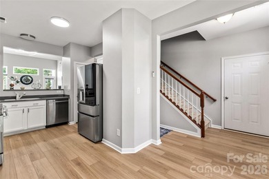 Welcome home to this stunning, move-in-ready townhome - photo 9