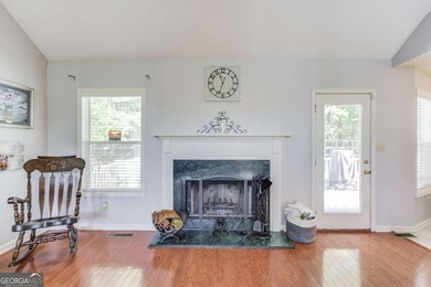 Welcome home to this beautifully maintained 3-bedroom, 2-bath - photo 10
