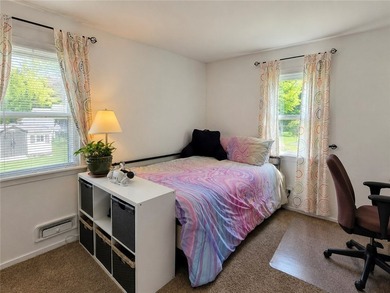Welcome home to this 4 bdrm well-maintained home offering - photo 22
