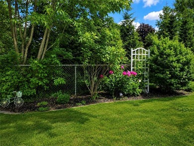 Welcome home to this 4 bdrm well-maintained home offering - photo 31