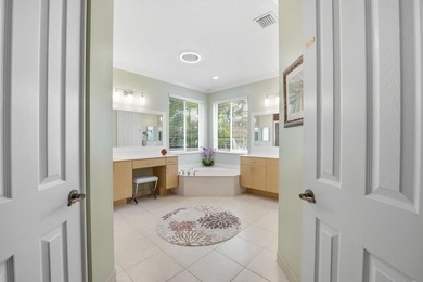 Welcome to this exceptional residence in prestigious Isola Bella - photo 31