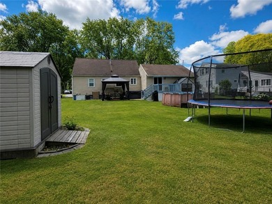 Welcome home to this 4 bdrm well-maintained home offering - photo 33