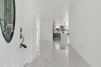 Almost NEW Luxurious living space 4-bedroom, 2-bathroom & open - photo 4