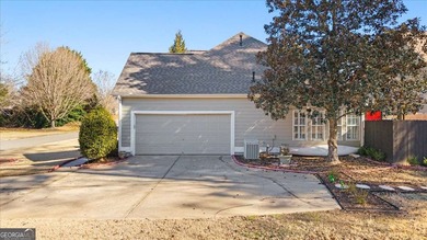 New Price! New Paint! Welcome home to this beautifully refreshed - photo 4