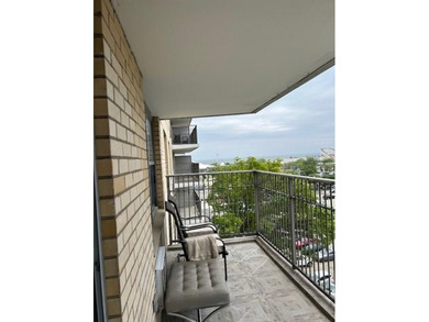 Welcome to Brightwater Tower.
Beautiful 2 bedroom, 1bath condo