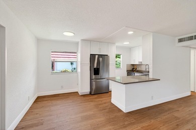 JUST RENOVATED & MOVE-IN READY VILLA, BREATHTAKING GOLF COURSE - photo 15