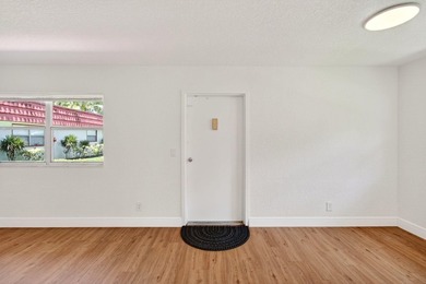 JUST RENOVATED & MOVE-IN READY VILLA, BREATHTAKING GOLF COURSE - photo 17