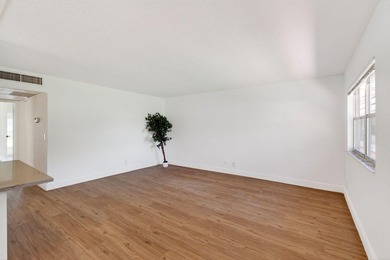 JUST RENOVATED & MOVE-IN READY VILLA, BREATHTAKING GOLF COURSE - photo 19