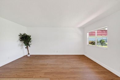 JUST RENOVATED & MOVE-IN READY VILLA, BREATHTAKING GOLF COURSE - photo 20