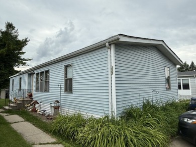 (private lake, pond, creek) Home For Sale in Matteson Illinois