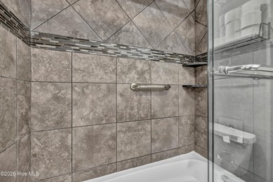 Breathtaking Water Front condo located in the heart of Downtown