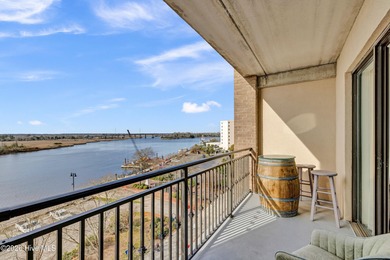 Breathtaking Water Front condo located in the heart of Downtown