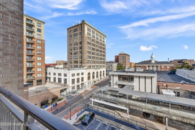 Breathtaking Water Front condo located in the heart of Downtown