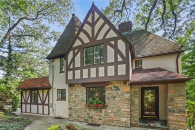 (private lake, pond, coastal) Home Sale Pending in Pleasantville New York