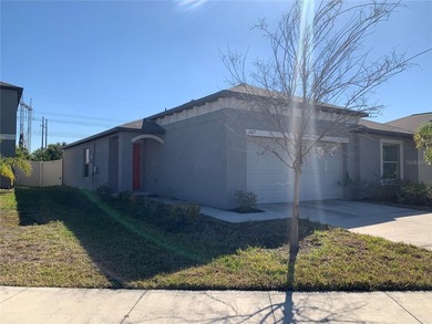 Short Sale. Basic Builder special. Some clean up required - photo 3
