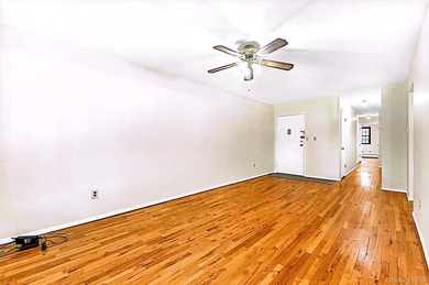 The most desirable Oakland gardens area in bayside, 3-story - photo 10