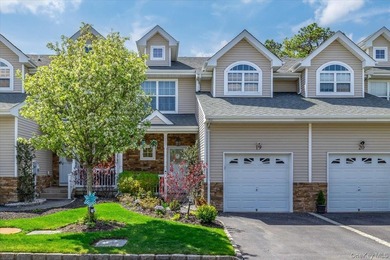 Welcome to this truly move-in ready 3-bedroom 2.5 bath Townhouse - photo 1