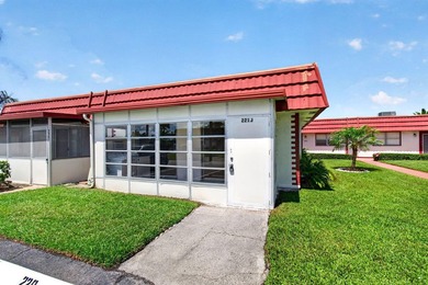 JUST RENOVATED & MOVE-IN READY VILLA, BREATHTAKING GOLF COURSE - photo 54