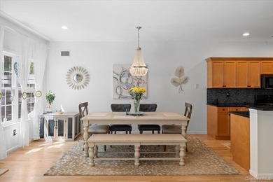 Welcome to this truly move-in ready 3-bedroom 2.5 bath Townhouse - photo 9