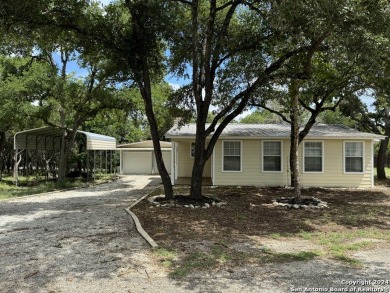 Lake Home For Sale in Canyon Lake, Texas